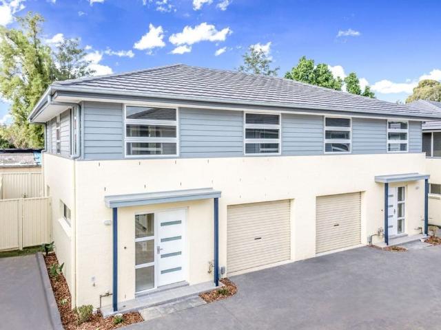 MODERN 4 BEDROOM TOWNHOUSE