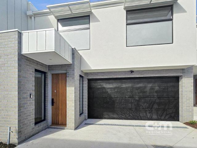 Modern 4 Bedroom Townhouse with Double Garage