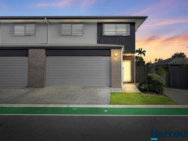 Modern 4 Bedroom Townhouse with Double Garage in a Peaceful Runcorn Pocket
