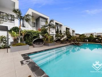 Modern 4 Bedroom Townhouse in Treetops Kenmore Space, Style & Community