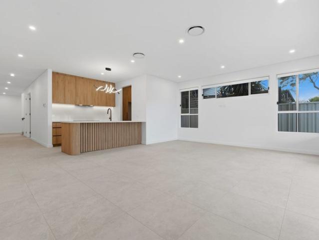 Modern 4 Bedroom Townhouse – Spacious & Stylish Living