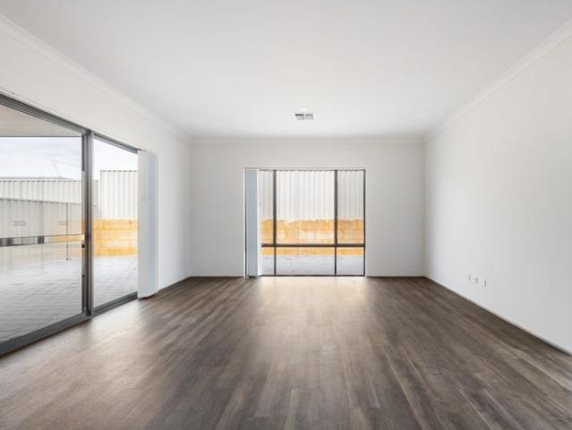 MODERN 4 BEDROOM 2 BATHROOM FAMILY HOME