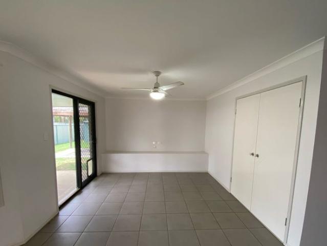 Modern 4 Bedroom 2 Bathroom Fenced Home With Attached Double Garage