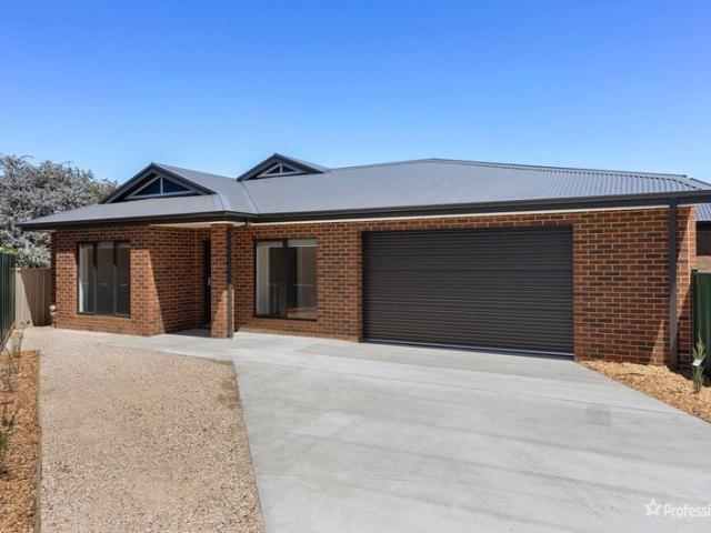 Modern 4 Bedroom, 1 Living Home for Rent