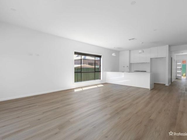 Modern 4 Bedroom, 2 Living Home for Rent