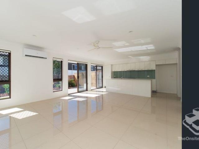 MODERN 4 BEDROOMS TOWNHOUSE AVAILABLE