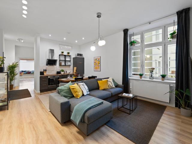 Modern 4 Room Apartment in Berlin Wedding · 105 m²