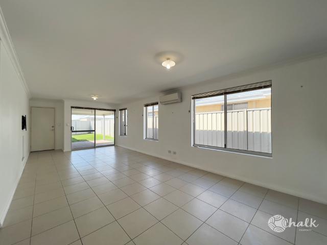 MODERN, 4x2 LOW MAINTENANCE HOME! LOCK UP & LEAVE!