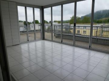 Modern 5.5 room attic apartment with glazed balcony & terrace