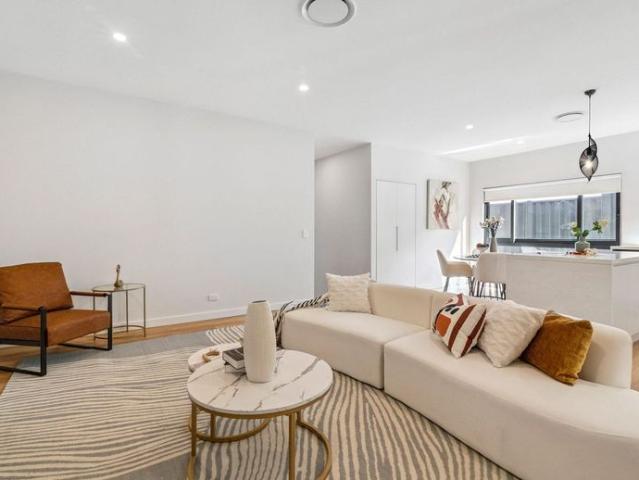 Modern 5 Bedroom Double Storey Duplex in Central Jindabyne