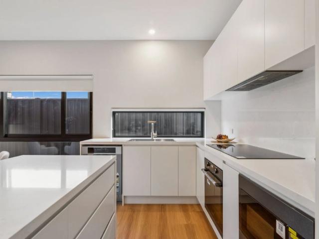Modern 5 Bedroom Double Storey Duplex in Central Jindabyne