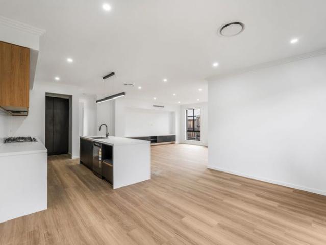Modern 5 Bedroom Double Storey Home