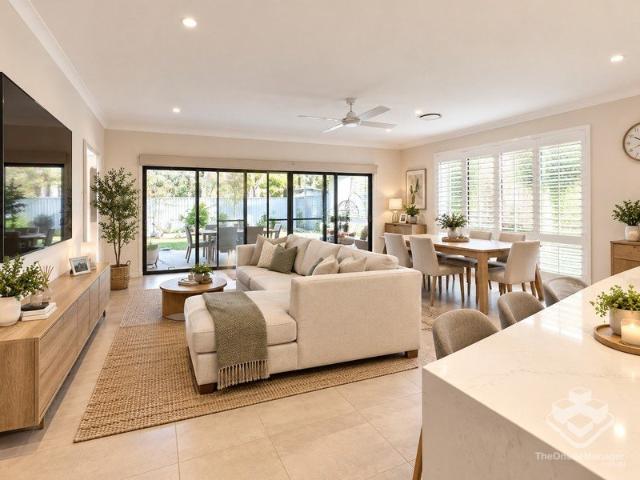 Modern 5 Bedroom Family Home ? Directly Next to Ormiston College
