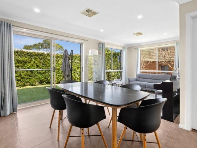 Modern 5 Bedroom Family Home in Beacon Hill