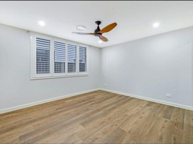 Modern 5 Bedroom Family Home in Prime Stanhope Gardens Location