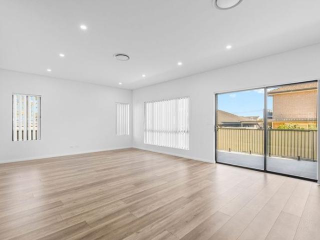 MODERN FIVE BEDROOM FAMILY HOME WITH PREMIUM FINISHES