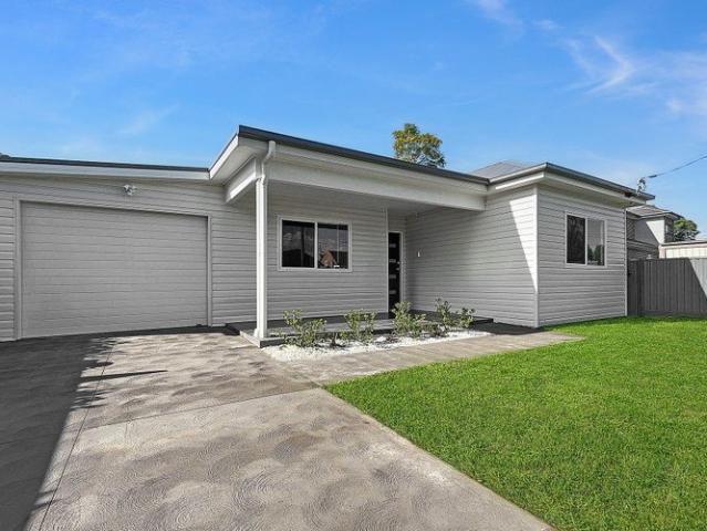 Modern 5 bedroom family home