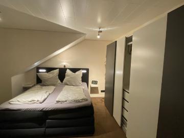 Modern 60sqm apartment on Wuppertal for 4 people quiet location, Wuppertal Amsterdam Apartments for Rent