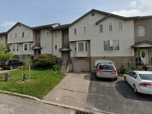 Modern 6 Bedroom Coliving Haven in Peaceful Westvale, Waterloo Has an Apartment