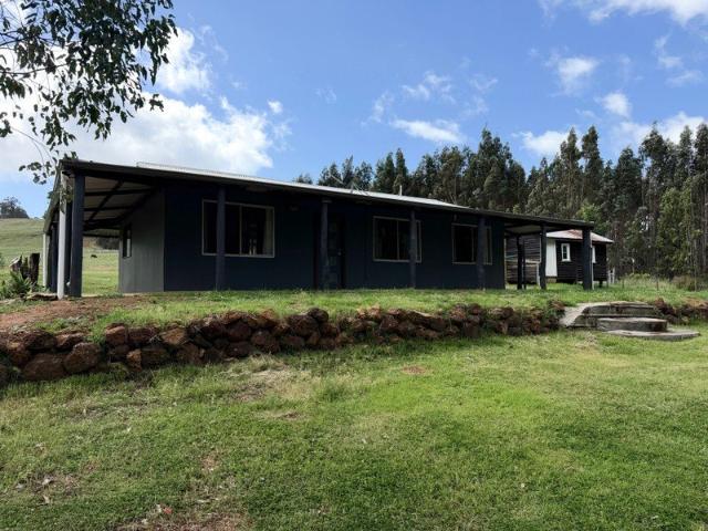 MODERN COTTAGE CHARME IN SECULDED CHARLEY CREEK