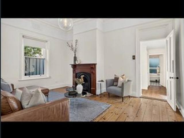 Modern cottage close to transport
