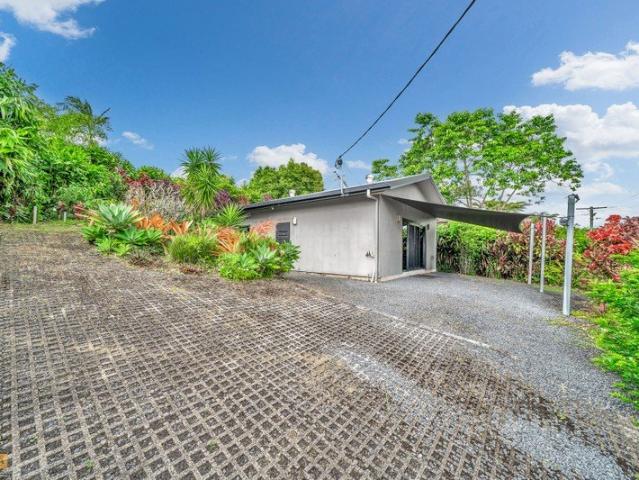 Modern cottage Freehold. No Body Corporate
