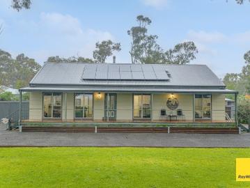 Modern Country Charm in Peaceful Axedale Setting