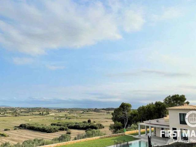 Modern country house with views in Muro