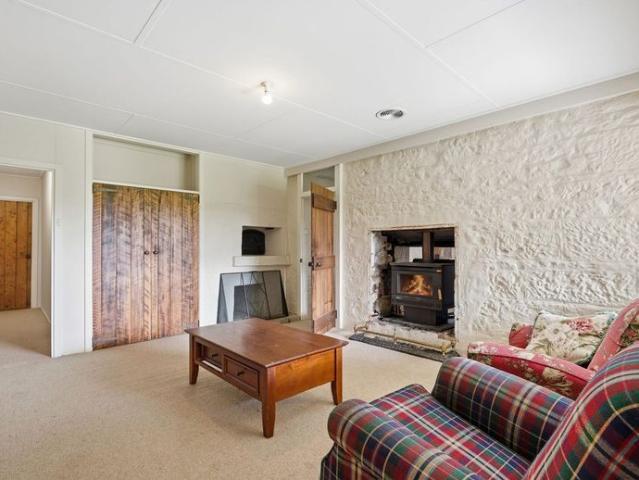 Modern Country Living – 3 Bedroom Home with Garage