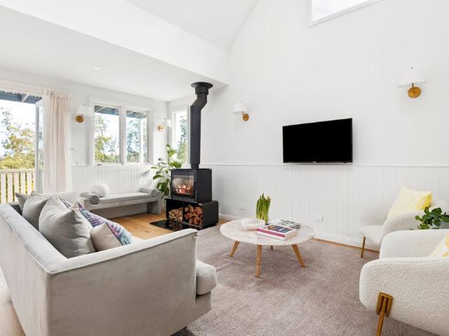 Modern Country Living in the Heart of Red Hill Offered Unfurnished