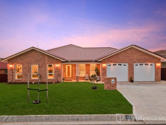 Modern Country Luxury with Space, Style & Spectacular Views