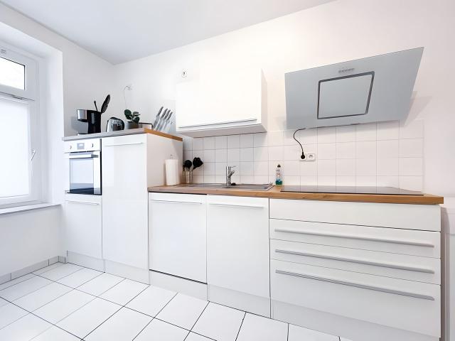 Modern & Cozy 2‑Room Apartment with Home Office in Leipzig‑Altlindenau, Leipzig Amsterdam Apartments for Rent