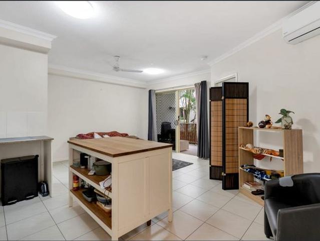 Modern & Cozy Unit 3a | Unbeatable Location Close to Cairns Hospital & CBD!