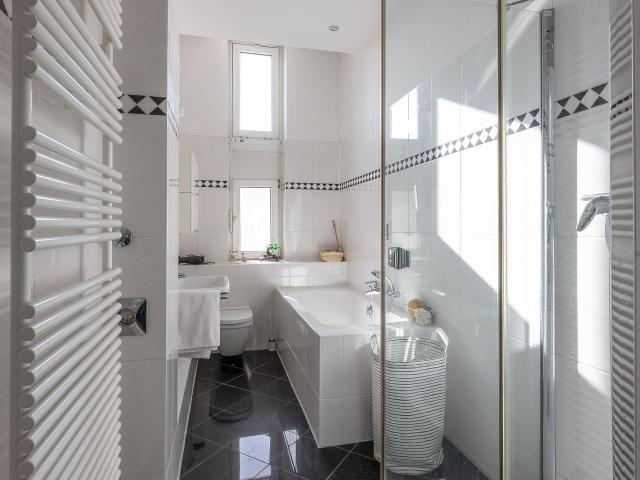 Modern, Cozy, and Fully Renovated Apartment – Perfect for Your Temporary Stay!, Berlin Amsterdam Apartments for Rent
