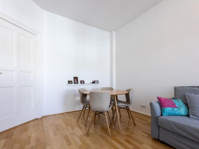 Modern, Cozy, and Fully Renovated Apartment – Perfect for Your Temporary Stay!, Berlin Amsterdam Apartments for Rent