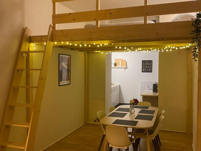 Modern & Cozy Apartment in a Prime Location in Aachen, Aachen Amsterdam Apartments for Rent