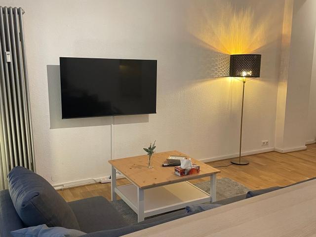 Modern & Cozy Apartment in a Prime Location in Aachen, Aachen Amsterdam Apartments for Rent