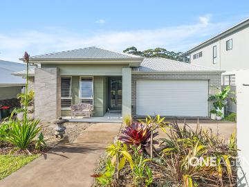 MODERN COASTAL COMFORT AND CONVENIENCE IN SUSSESX INLET