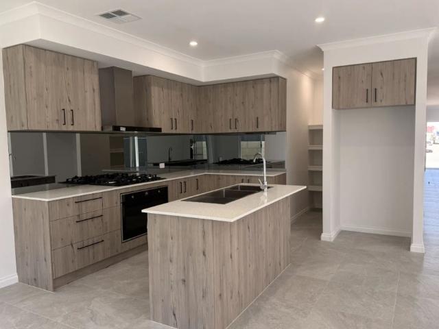Modern Coastal Family Home 8 Lighthouse Grove, Madora Bay