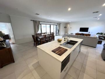 Modern Coastal Family Home – Walk to Amberton Beach