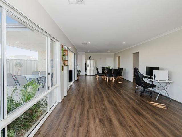 Modern Coastal Family Living 6.6kW Solar Premium Finishes Easy Care Lifestyle