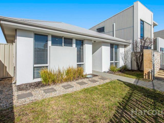 Modern Coastal Living!