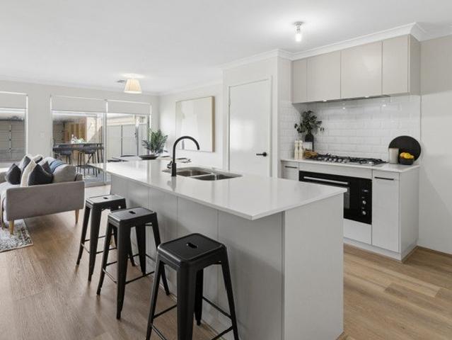 MODERN COASTAL LIVING