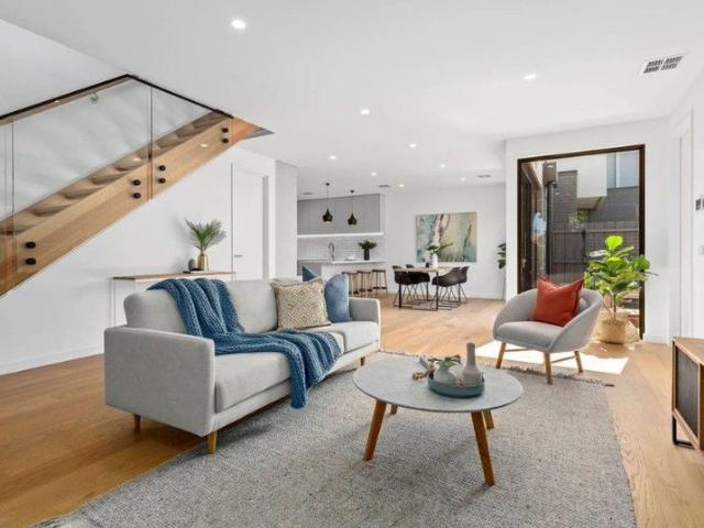 Modern Coastal Living 4 Bed, 3 Bath Townhouse in Prime Parkdale Location