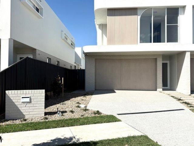 Modern Coastal Living at Infinity