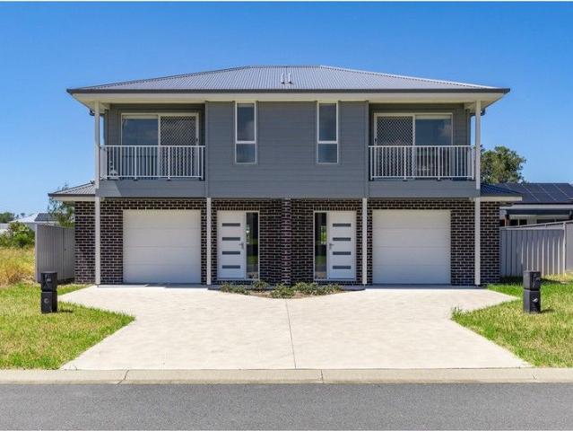 Brand New Townhouse Near the Beach