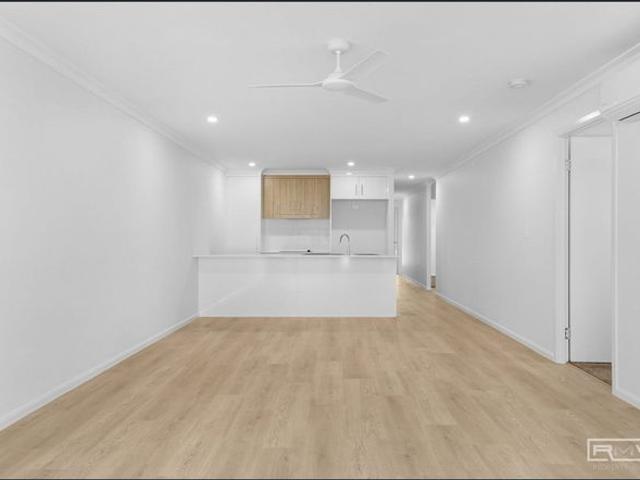 Modern Coastal Living in Convenient Emu Park Location