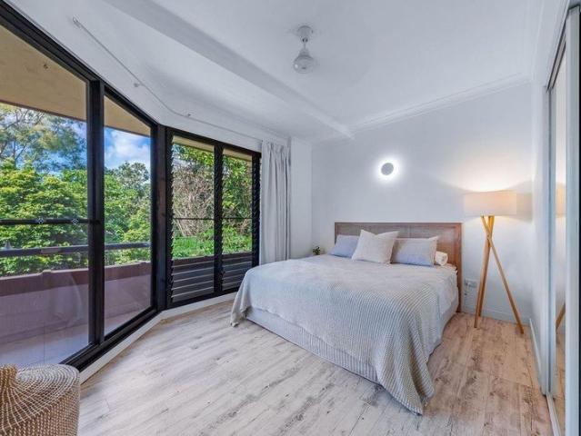 Modern Coastal Living in Central Airlie Beach