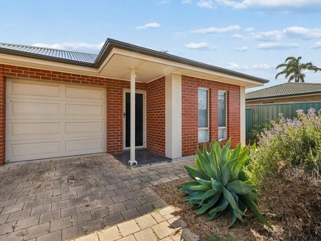 Modern Coastal Living in Christies Beach!