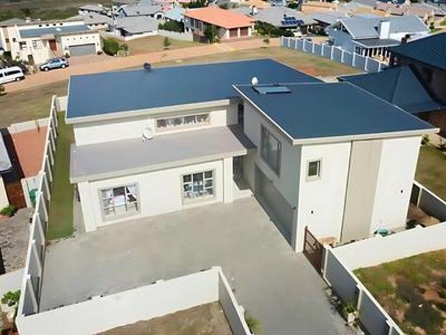 modern coastal living in monte chris.